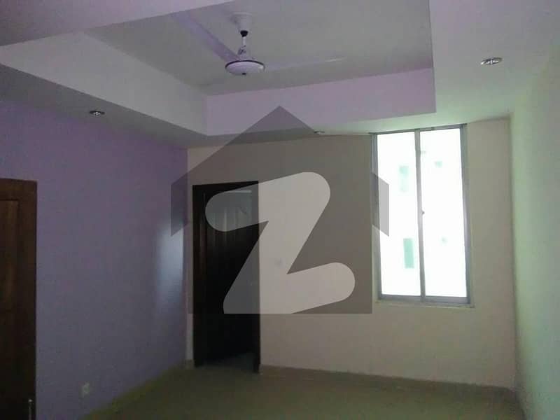 5 Marla Flat Ideally Situated In Safari View Residencia