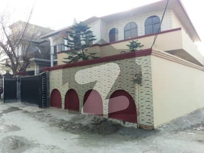 شیرزمان کالونی راولپنڈی میں 5 کمروں کا 13 مرلہ مکان 2.1 کروڑ میں برائے فروخت۔