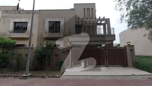 10 Marla Beautiful House for Sale in Nargis Block Sector C Bahria Town Lahore.