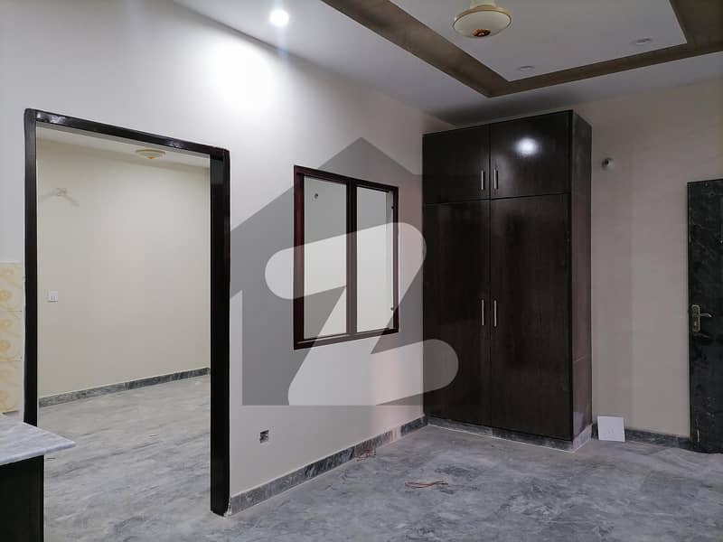 A Centrally Located Upper Portion Is Available For rent In Lahore