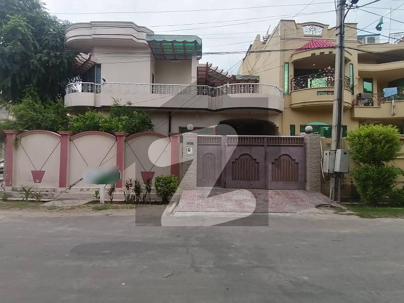 10 Marla Corner House Upper-Portion For Rent in Wapda Town Gujranwala Block-C2