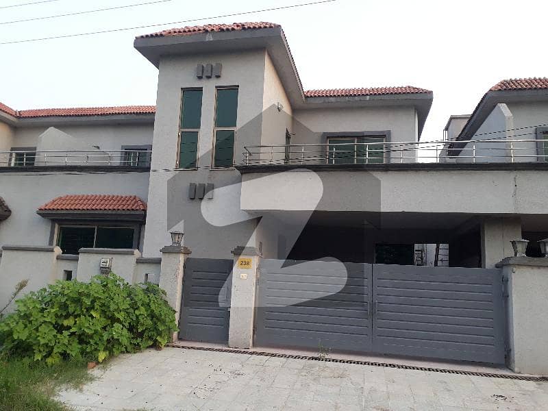 Commercial House For Sale On Main Road