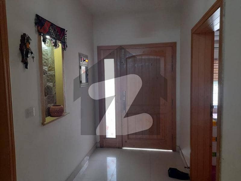 ملٹی آرکیڈ ای ۔ 11/1 ای ۔ 11 اسلام آباد میں 5 کمروں کا 14 مرلہ مکان 7.25 کروڑ میں برائے فروخت۔