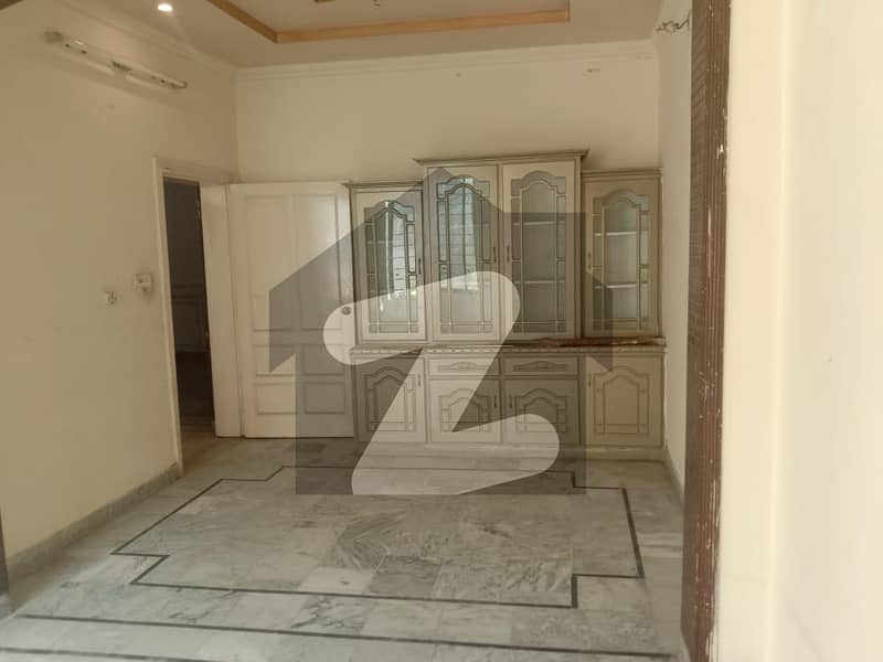 خیابان کالونی 2 فیصل آباد میں 3 کمروں کا 5 مرلہ مکان 45 ہزار میں کرایہ پر دستیاب ہے۔