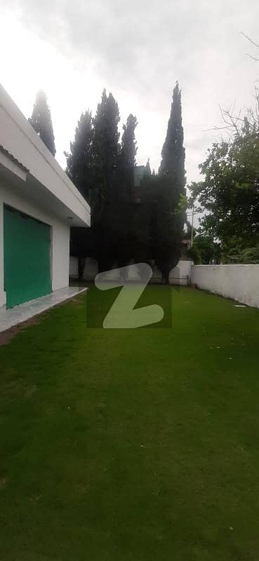 چکلالہ سکیم 3 چکلالہ سکیم راولپنڈی میں 6 کمروں کا 1.6 کنال مکان 8.25 کروڑ میں برائے فروخت۔
