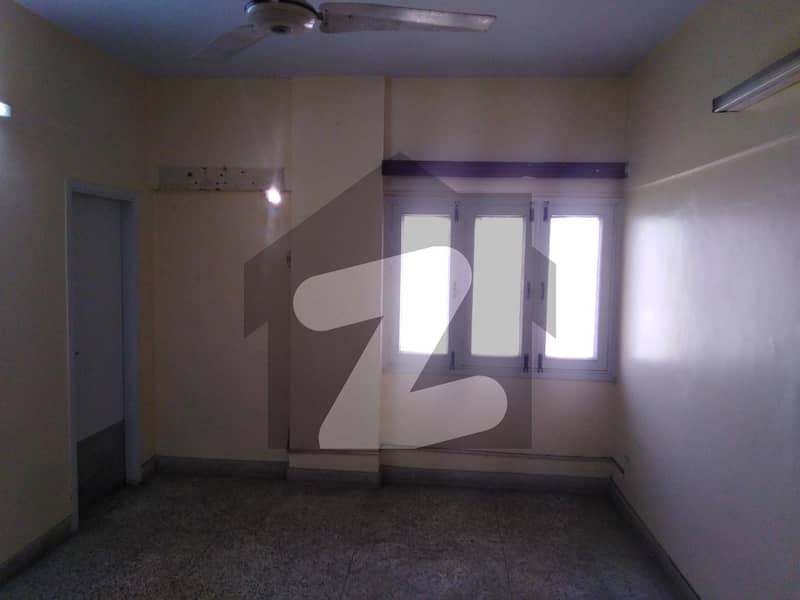 A 1600 Square Feet Flat Is Up For Grabs In Gulshan-e-iqbal Town