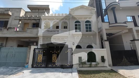 Ideally Located House Of 1125 Square Feet Is Available For Sale In Lahore