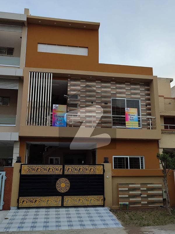 5 MARLA NEW BRAND HOUSE FOR SALE IN DREAM GARDEN LAHORE PHASE 1 A BLOCK ON GOOD LOCATION AND REASONABLE PRICE