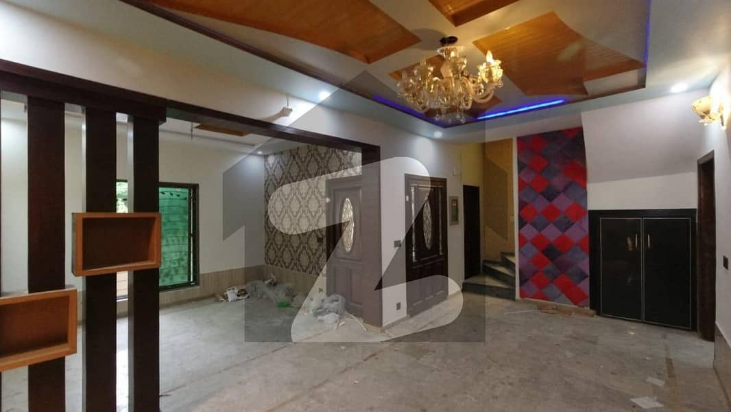 بحریہ ٹاؤن - غازی بلاک بحریہ ٹاؤن ۔ سیکٹر ایف بحریہ ٹاؤن لاہور میں 5 کمروں کا 10 مرلہ مکان 1.85 کروڑ میں برائے فروخت۔