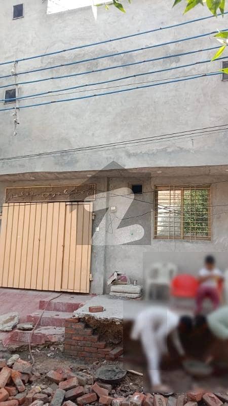 ملت ٹاؤن فیصل آباد میں 4 کمروں کا 3 مرلہ مکان 55 لاکھ میں برائے فروخت۔