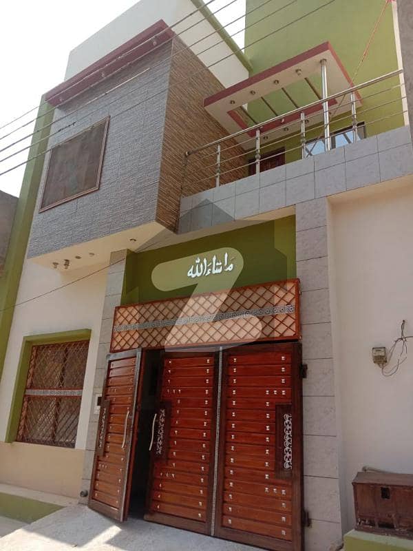 گلشنِ رفیق فیصل آباد میں 4 کمروں کا 4 مرلہ مکان 95 لاکھ میں برائے فروخت۔