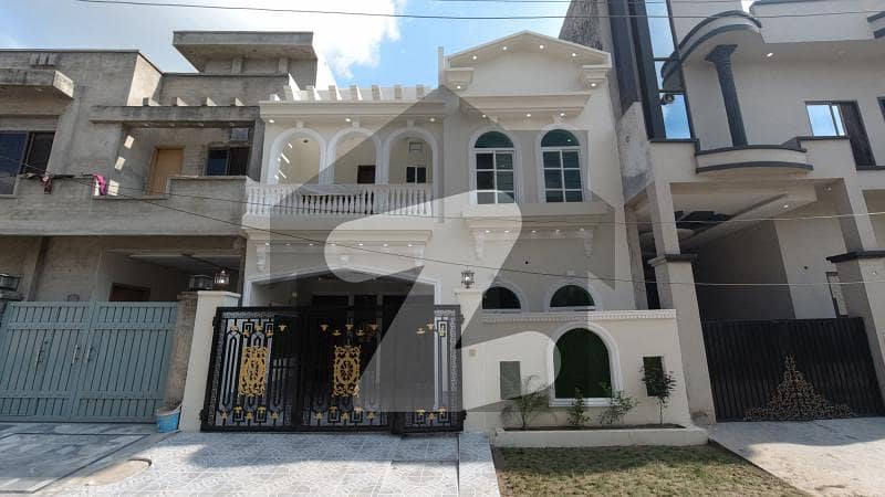 Ideally Located House Of 1125 Square Feet Is Available For Sale In Lahore