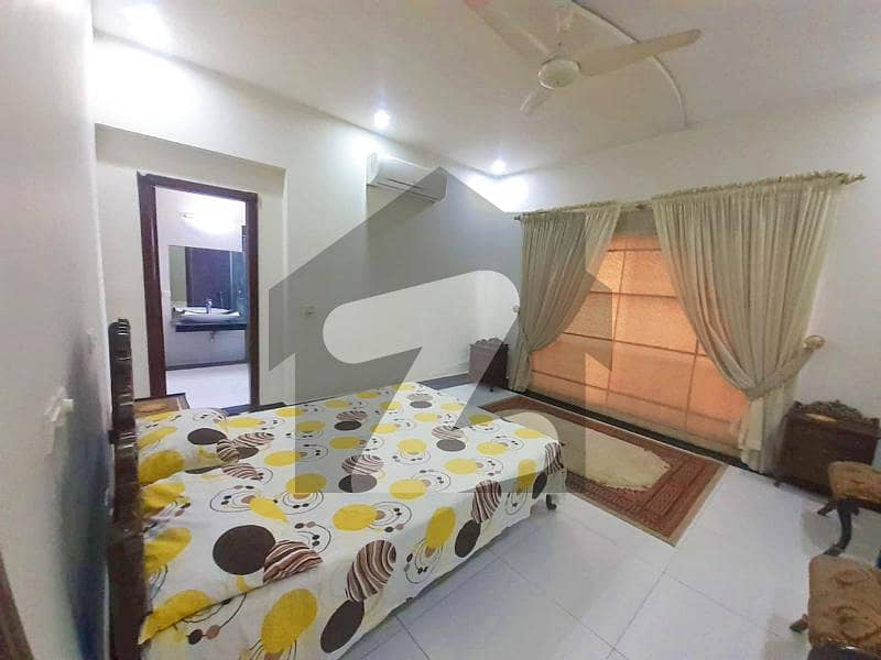 One Kanal Full Furnished Upper Portion Only 5 Months Used 3 Bed Room Out Class Room
