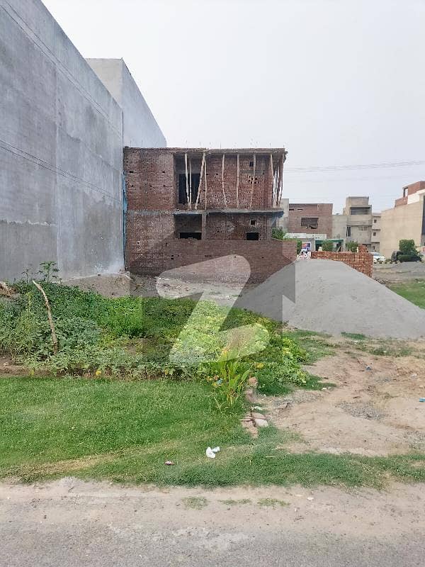 واپڈا ٹاؤن لاہور میں 4 کمروں کا 10 مرلہ رہائشی پلاٹ 1.75 کروڑ میں برائے فروخت۔