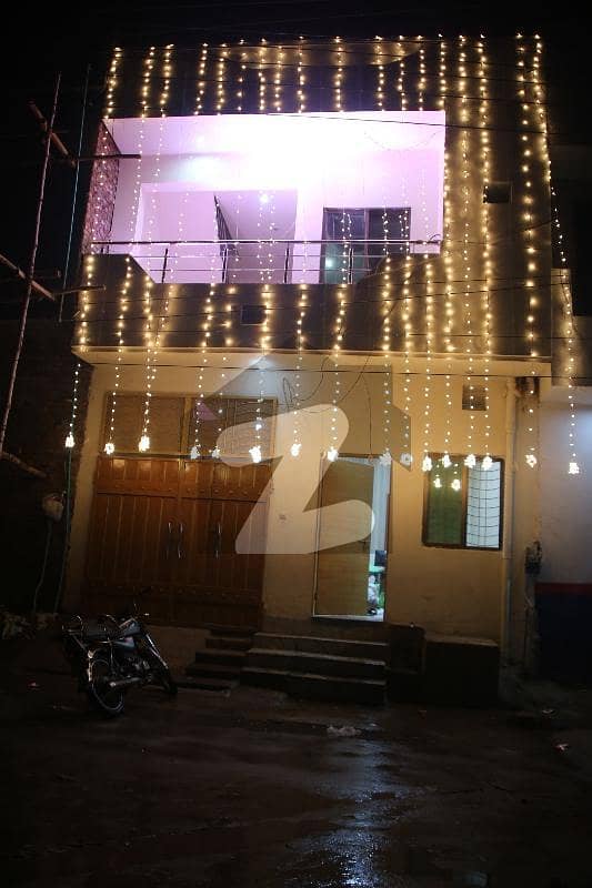 طالب گنج رائیونڈ روڈ لاہور میں 4 کمروں کا 4 مرلہ مکان 1.25 کروڑ میں برائے فروخت۔