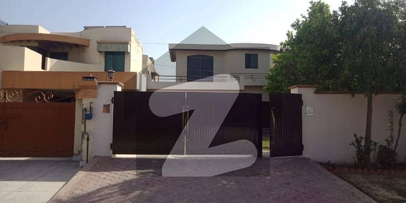 House Is Available In Affordable Price In Canal View