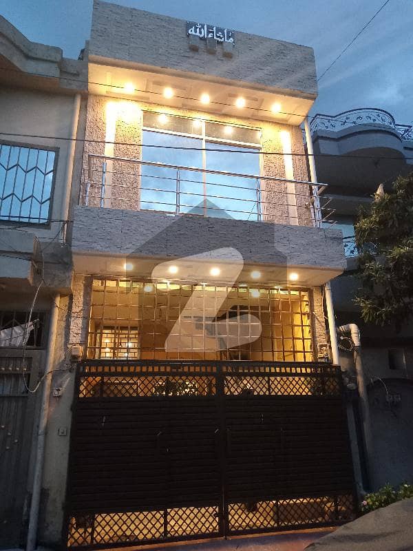 فرینڈز کالونی راولپنڈی میں 2 کمروں کا 3 مرلہ مکان 65 لاکھ میں برائے فروخت۔