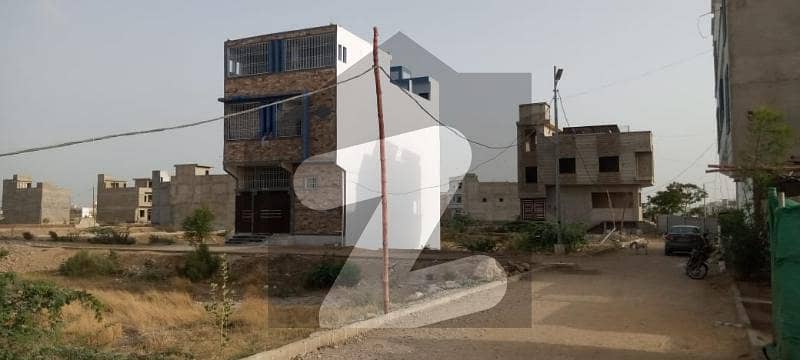 پِیر احمد زمان ٹاؤن - بلاک 1 پِیر احمد زمان ٹاؤن گداپ ٹاؤن کراچی میں 4 کمروں کا 5 مرلہ مکان 2.21 کروڑ میں برائے فروخت۔