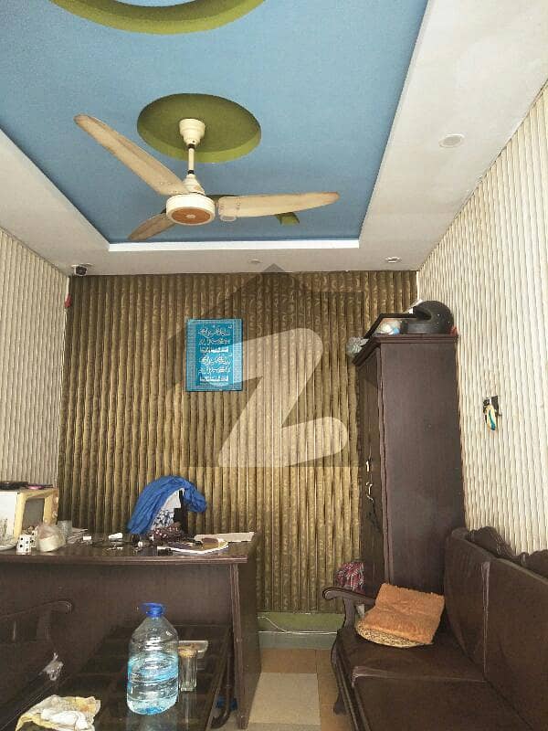 ماڈل ٹاؤن ایکسٹینشن ماڈل ٹاؤن لاہور میں 1 کمرے کا 2 مرلہ فلیٹ 12 ہزار میں کرایہ پر دستیاب ہے۔