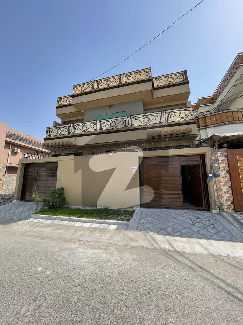 Hayatabad Phase 7 - E7 House Sized 2250 Square Feet Is Available