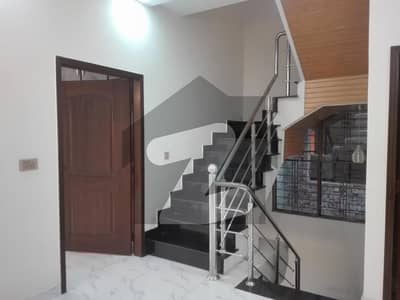 آئی ای پی انجینئرز ٹاؤن ۔ پام گارڈن آئی ای پی انجینئرز ٹاؤن لاہور میں 5 کمروں کا 4 مرلہ مکان 1.4 کروڑ میں برائے فروخت۔