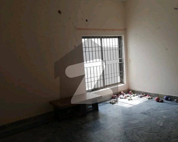 Corner 22 Marla Upper Portion Available For Rent In Green Town, Green Town