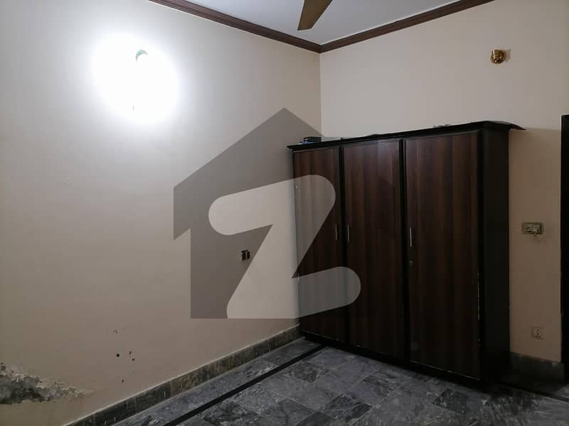 گوشہء احباب لاہور میں 3 کمروں کا 5 مرلہ مکان 1.1 کروڑ میں برائے فروخت۔