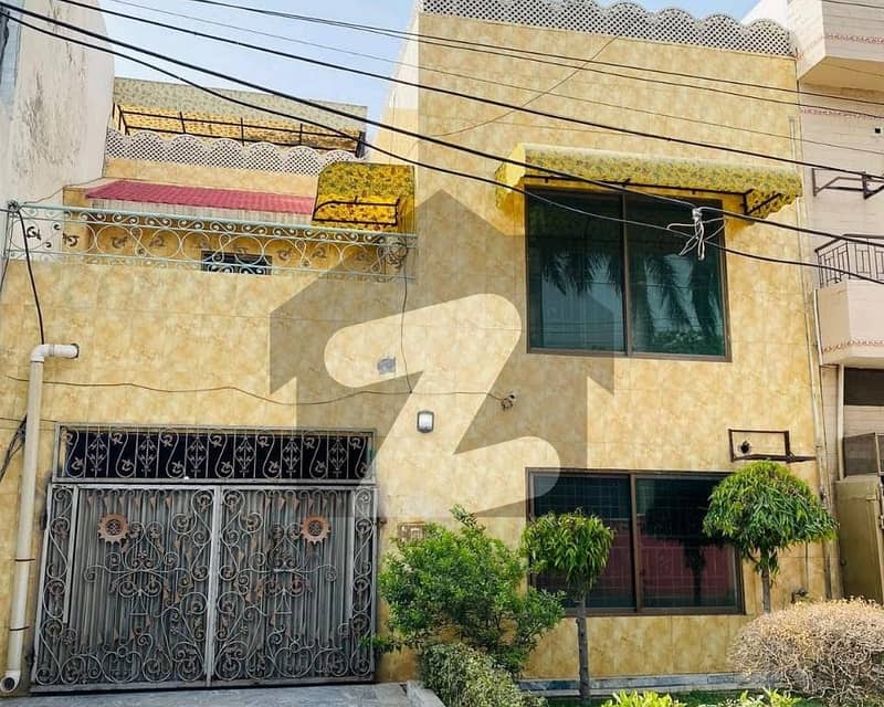 گارڈن ٹاؤن - شیر شاہ بلاک گارڈن ٹاؤن لاہور میں 3 کمروں کا 5 مرلہ مکان 2.28 کروڑ میں برائے فروخت۔
