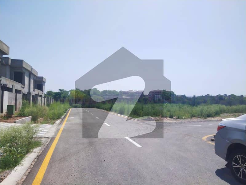 30x60 Grey Structure House Available For Sale PHAF Officers Residencia