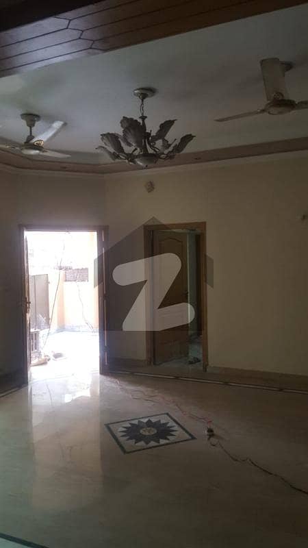 نشاط کالونی لاہور میں 3 کمروں کا 10 مرلہ مکان 38 ہزار میں کرایہ پر دستیاب ہے۔