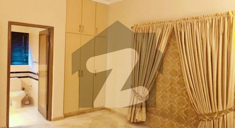 ڈی ایچ اے فیز 4 - بلاک ڈبل جے فیز 4 ڈیفنس (ڈی ایچ اے) لاہور میں 3 کمروں کا 5 مرلہ مکان 2 کروڑ میں برائے فروخت۔