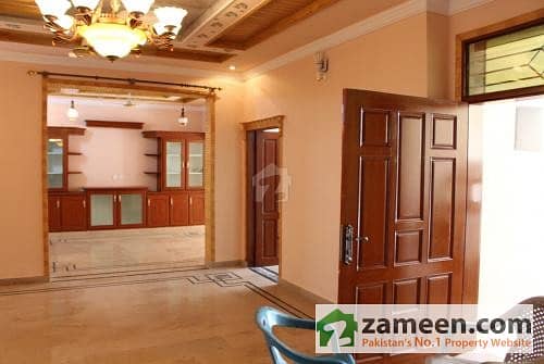 7 Bed Rooms House For Sale - Dimensions 40x80