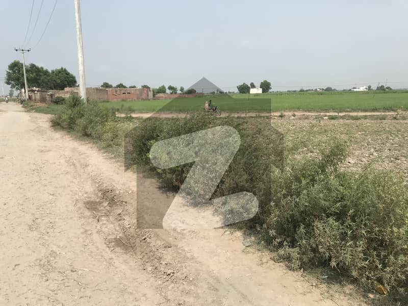 محمود بوٹی لاہور میں 3 کنال زرعی زمین 1.2 کروڑ میں برائے فروخت۔