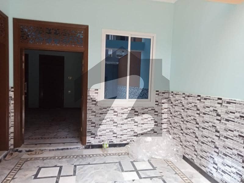 ورسک روڈ پشاور میں 3 کمروں کا 10 مرلہ زیریں پورشن 35 ہزار میں کرایہ پر دستیاب ہے۔