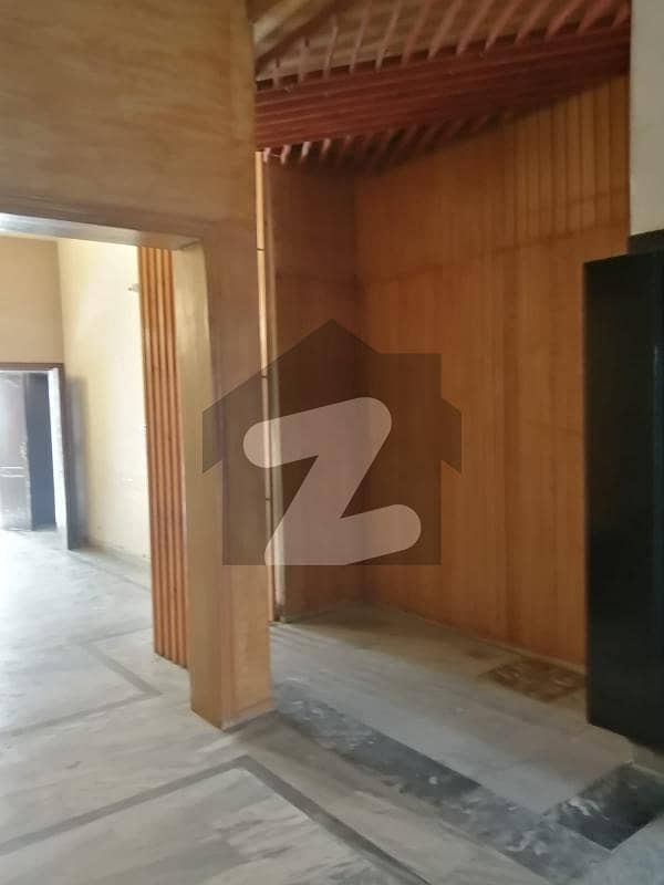 10 Marla 3rd Floor Portion For Rent For Boys And Bachlors Near Ucp And Pujab Collage In Alhamrah Town