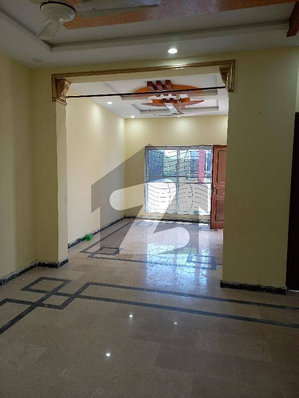 Upper Floor Near To Market Near To Mosque For Rent