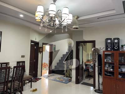 ائیر لائن ہاؤسنگ سوسائٹی لاہور میں 5 کمروں کا 10 مرلہ مکان 2.95 کروڑ میں برائے فروخت۔