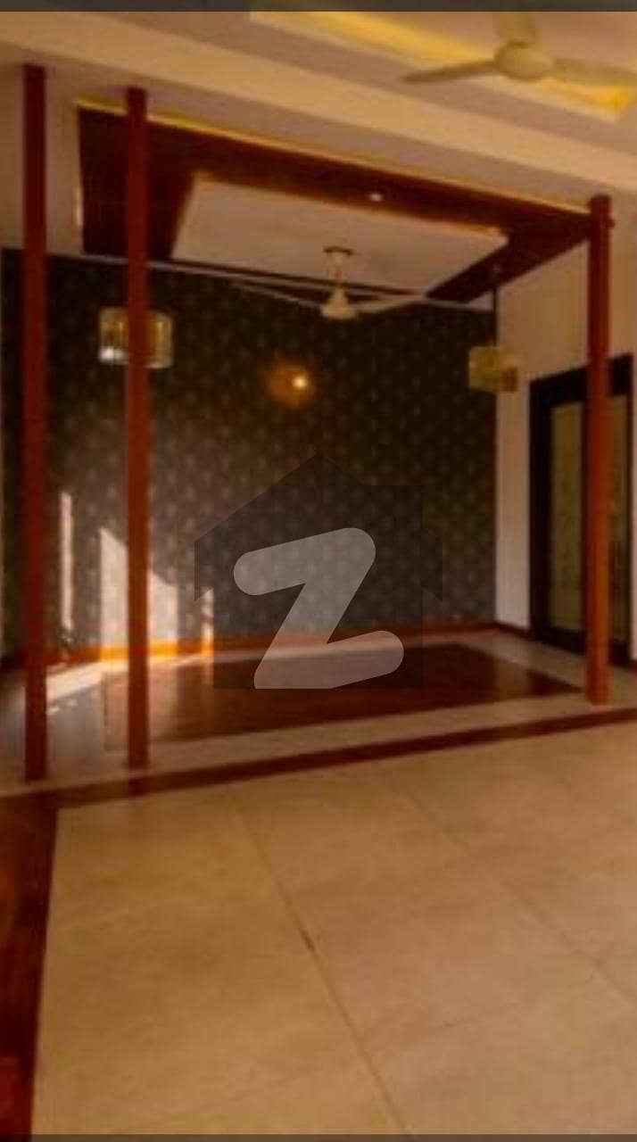 ڈی ایچ اے فیز 8 - زون اے ڈی ایچ اے فیز 8 ڈی ایچ اے ڈیفینس کراچی میں 6 کمروں کا 1 کنال مکان 17 کروڑ میں برائے فروخت۔