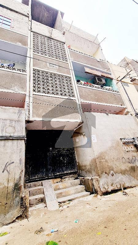 محمودآباد نمبر 5 محمود آباد کراچی میں 10 کمروں کا 4 مرلہ مکان 1.9 کروڑ میں برائے فروخت۔