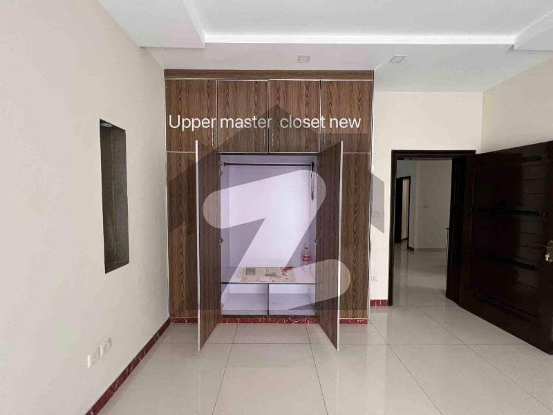 بحریہ ٹاؤن اقبال بلاک بحریہ ٹاؤن سیکٹر ای بحریہ ٹاؤن لاہور میں 5 کمروں کا 10 مرلہ مکان 3.6 کروڑ میں برائے فروخت۔