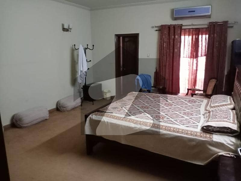 ایف ۔ 11 اسلام آباد میں 4 کمروں کا 18 مرلہ فلیٹ 7.75 کروڑ میں برائے فروخت۔