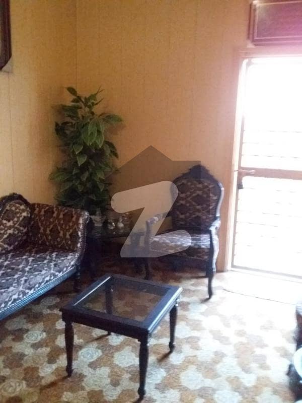 حاجی پورہ روڈ سیالکوٹ میں 5 کمروں کا 4 مرلہ مکان 1.15 کروڑ میں برائے فروخت۔