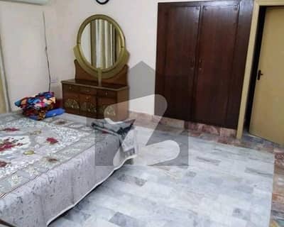 مسلم ٹاؤن فیصل آباد میں 18 مرلہ مکان 3.25 کروڑ میں برائے فروخت۔