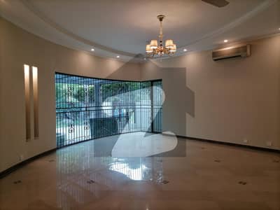 Gorgeous 1.5 Kanal House For sale Available In Khursheed Alam Road