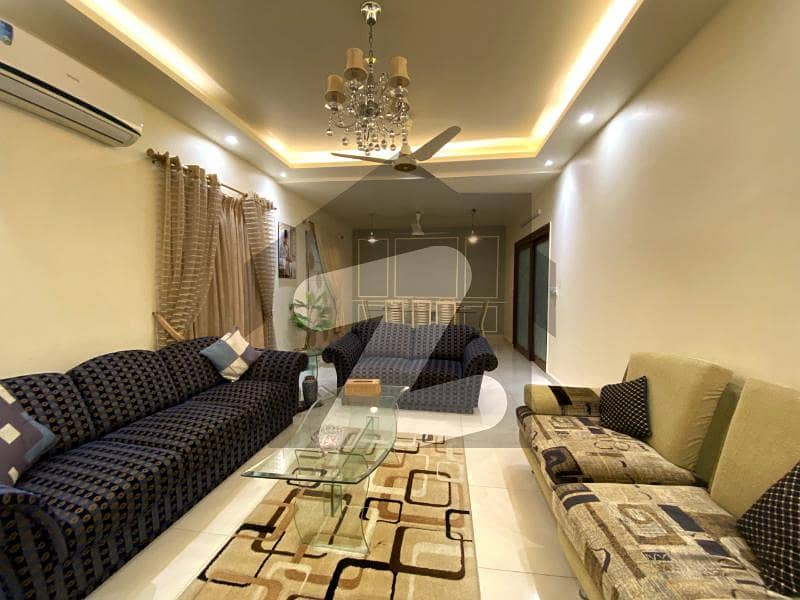 کلفٹن ۔ بلاک 8 کلفٹن کراچی میں 4 کمروں کا 10 مرلہ مکان 8.25 کروڑ میں برائے فروخت۔