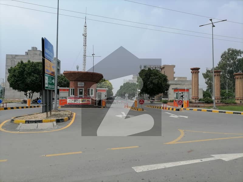 8 Marla Commercial Plot In Wapda City Is Available