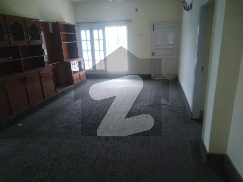 جی ۔ 6 اسلام آباد میں 6 کمروں کا 9 مرلہ مکان 5.1 کروڑ میں برائے فروخت۔