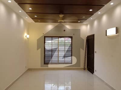 8 Marla Full House Available For Rent In Bahria Town Lahore