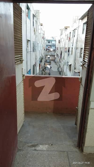 نارتھ کراچی ۔ سیکٹر 11آئی نارتھ کراچی کراچی میں 2 کمروں کا 3 مرلہ بالائی پورشن 40 لاکھ میں برائے فروخت۔