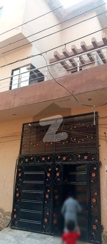 یزدانی روڈ لاہور میں 4 کمروں کا 5 مرلہ مکان 35 ہزار میں کرایہ پر دستیاب ہے۔
